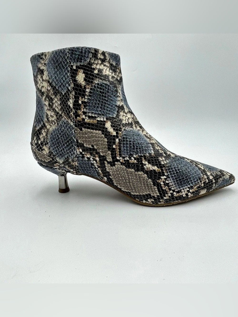 Donald Pliner SZ 9.5 Dazha Blue Snakesprint Leather Pointy Toe Dress HeelBooties